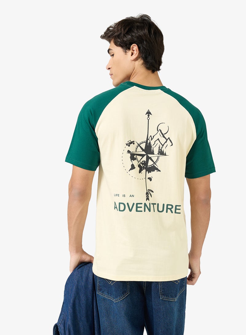 سفنتي فايف تيشيرت برسومات متعددة الألوان - Image 1