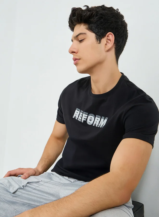 Styli Men Black Graphic Print Crew Neck T-Shirt
