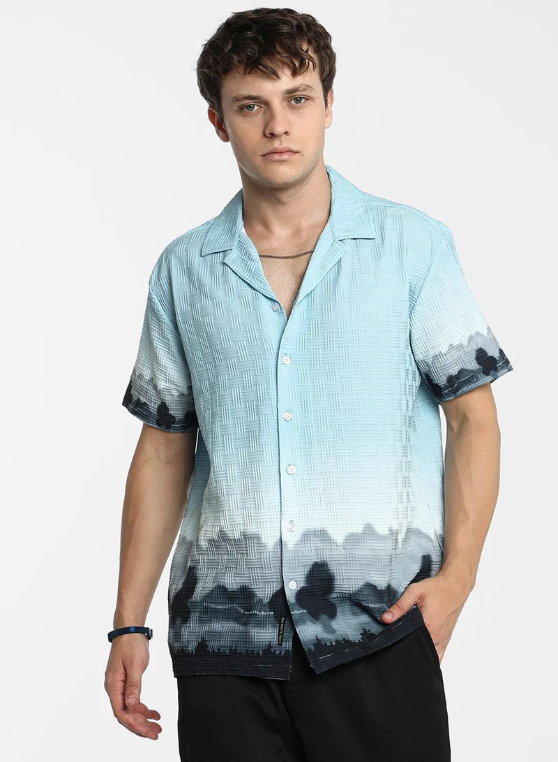 Campus Sutra Men's Sky Blue & Space Blue Lakeside Ombre Shirt For Casual Wear | Cuban Collar | Short Sleeve | Button Closure | Shirt Crafted With Comfort Fit For Everyday Wear