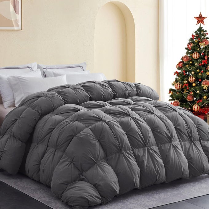 PREMIUM DOWN COMFORTER KING SIZE LUXURIOUS ALL SEASON DUVET INSERT WITH COTTON BLENDED FABRIC 44OZ FILL WEIGHT PINCH PLEAT DESIGN HOTEL BEDDING COMFORTER GREY106X90
