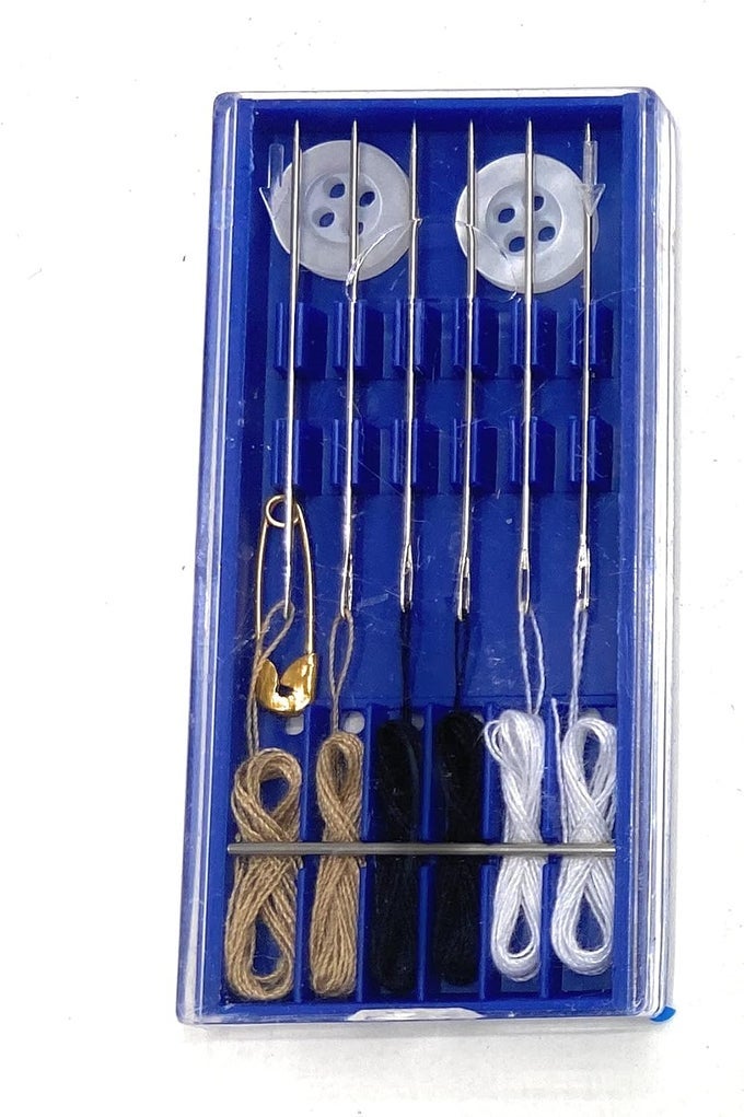 EMERGENCY REPAIR KIT PRE THREADED NEEDLES BUTTONSREPAIR SEWING KIT