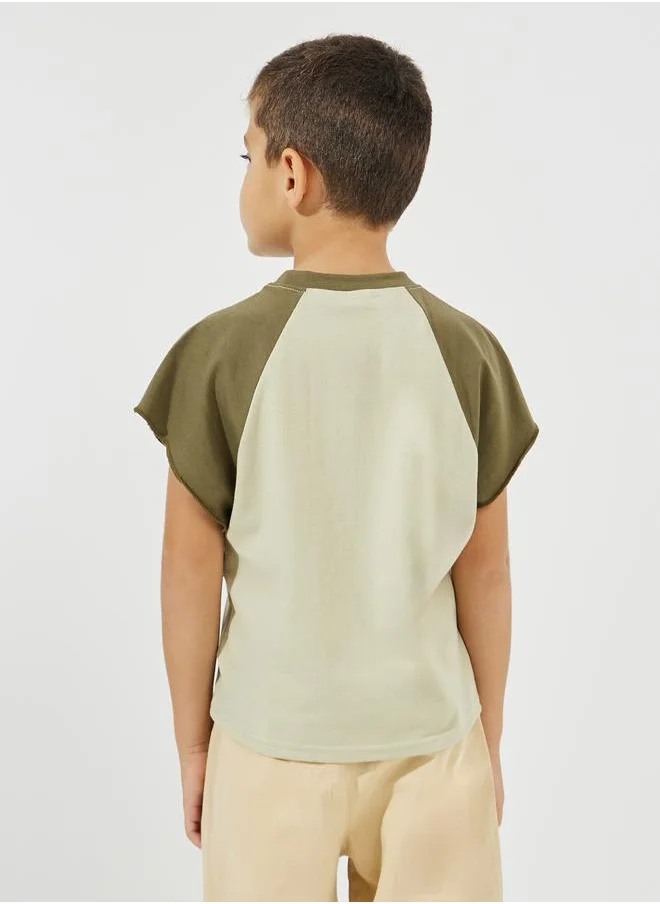 Styli Color Block Raw Hem Sleeves T-Shirt