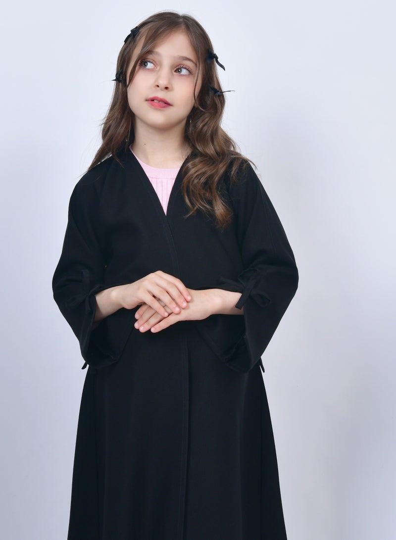HAWRAA ABAYA Girls' black quarter-length abaya decorated with a bow - Image 3