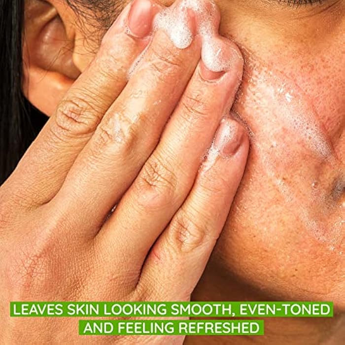 Aveeno مقشر الوجه اليومي المشرق من أفينو بتركيبة غنية بالرطوبة من مستخلص الصويا، يساعد في تحسين لون البشرة وملمسها، خالي من الزيوت والصابون، مضاد للحساسية، بحجم السفر، 2 أونصة - Image 2