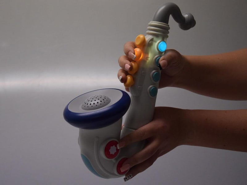 Mini Explorer ساكسفون موسيقي للأطفال ميني إكسبلورر | ساكسفون بلعب واقعي بتشطيب معدني | لعبة موسيقية للتعلم المبكر للأطفال من عمر 3 سنوات فما فوق | آمن وخفيف الوزن | هدية عيد ميلاد - Image 2