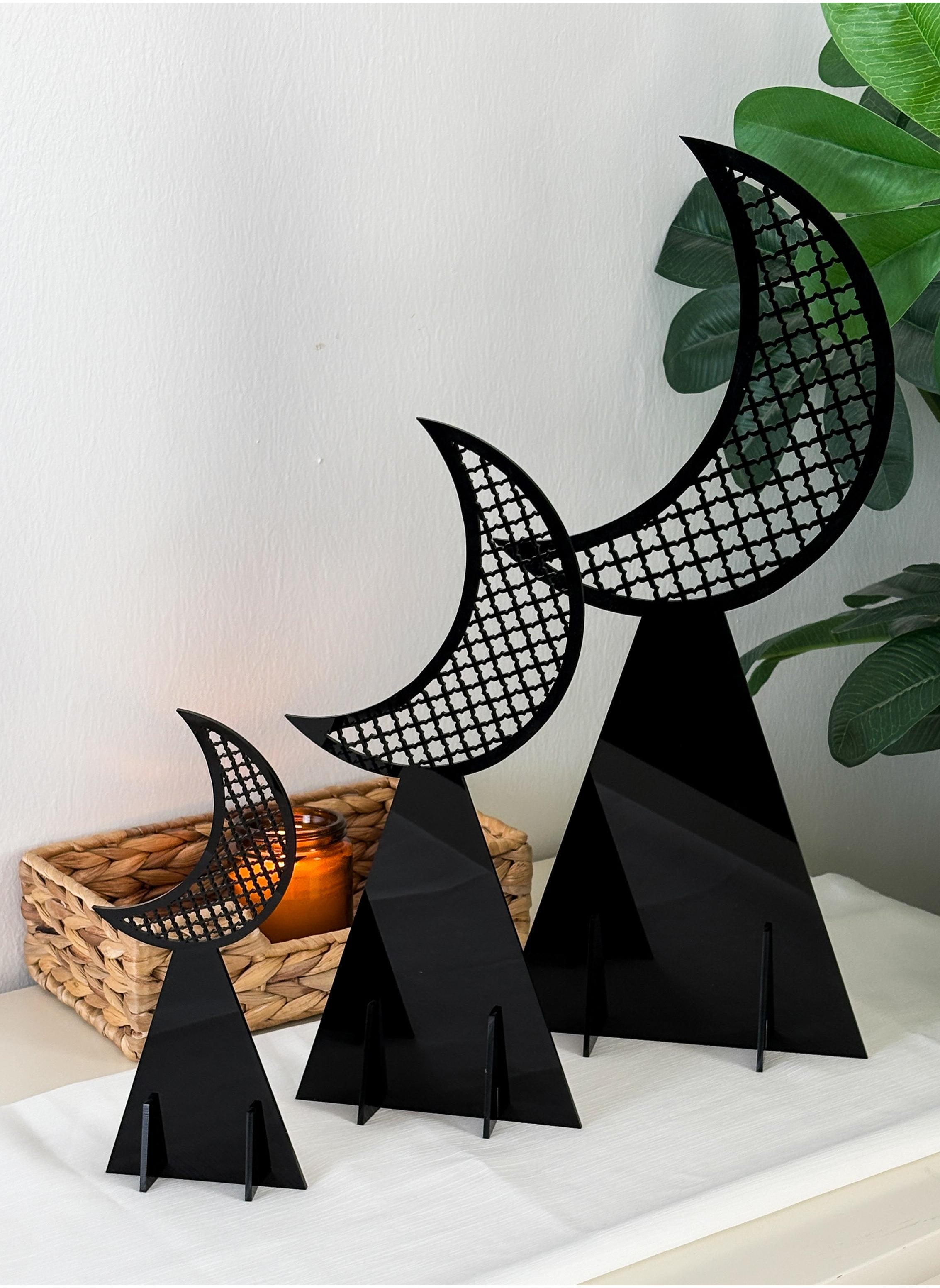 LOWHA Set of 3 Acrylic Decor Stands in Ramadan Crescent Shape with Islamic Pattern 