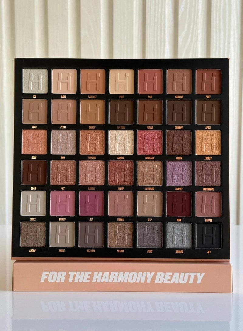 Harmony Natural: A comprehensive, creative palette 42 shades of enchantment and allure for a heart-captivating look on every occasion. - Image 1