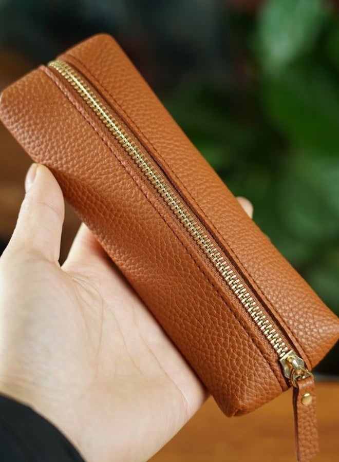 JOYBOS حافظة أقلام جلدية بسيطة مصنوعة من مادة البولي يوريثين، حقيبة قرطاسية محمولة صغيرة السعة، حافظة أقلام على شكل نيش للنساء، حافظة أقلام حبر جاف للأعمال، غطاء واقٍ، حقيبة تخزين مناسبة للمدرسة والمكتب والرجال والنساء، لون بني - Image 1