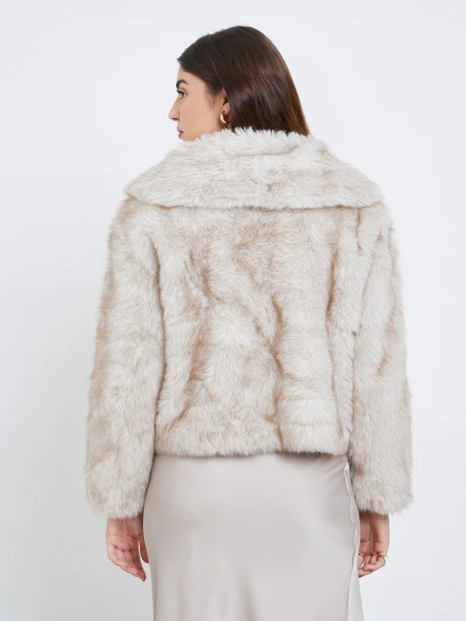 Styli Styli Women Off White Regular Fit Cropped Faux Fur Jacket