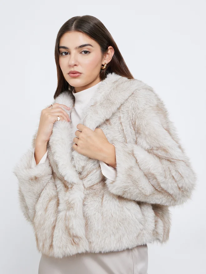Styli Styli Women Off White Regular Fit Cropped Faux Fur Jacket