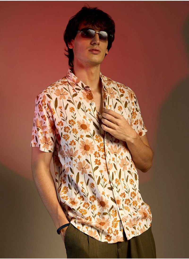 كامبوس سوترا Men's Orange Flower Shirt  - Image 1