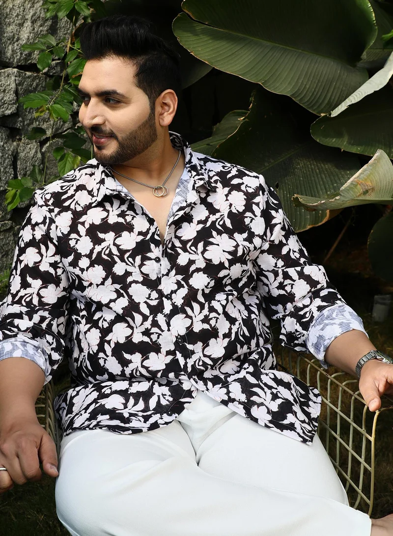 انستافاب بلس قميص رجالي بلاك آند وايت إيفر بلوم مقاس بلس بقصة عادية للارتداء الكاجوال بياقة سبيد وأكمام طويلة بأزرار