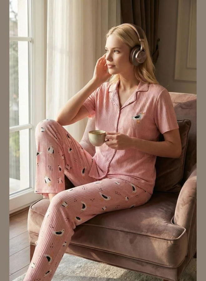 ليلا طقم بيجاما نسائي ليلا بقصة عادية وياقة قميص وأكمام قصيرة