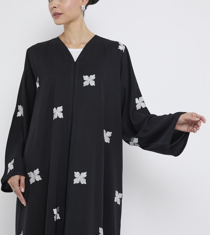 ROZA Elegant Embroidered Abaya - Image 3