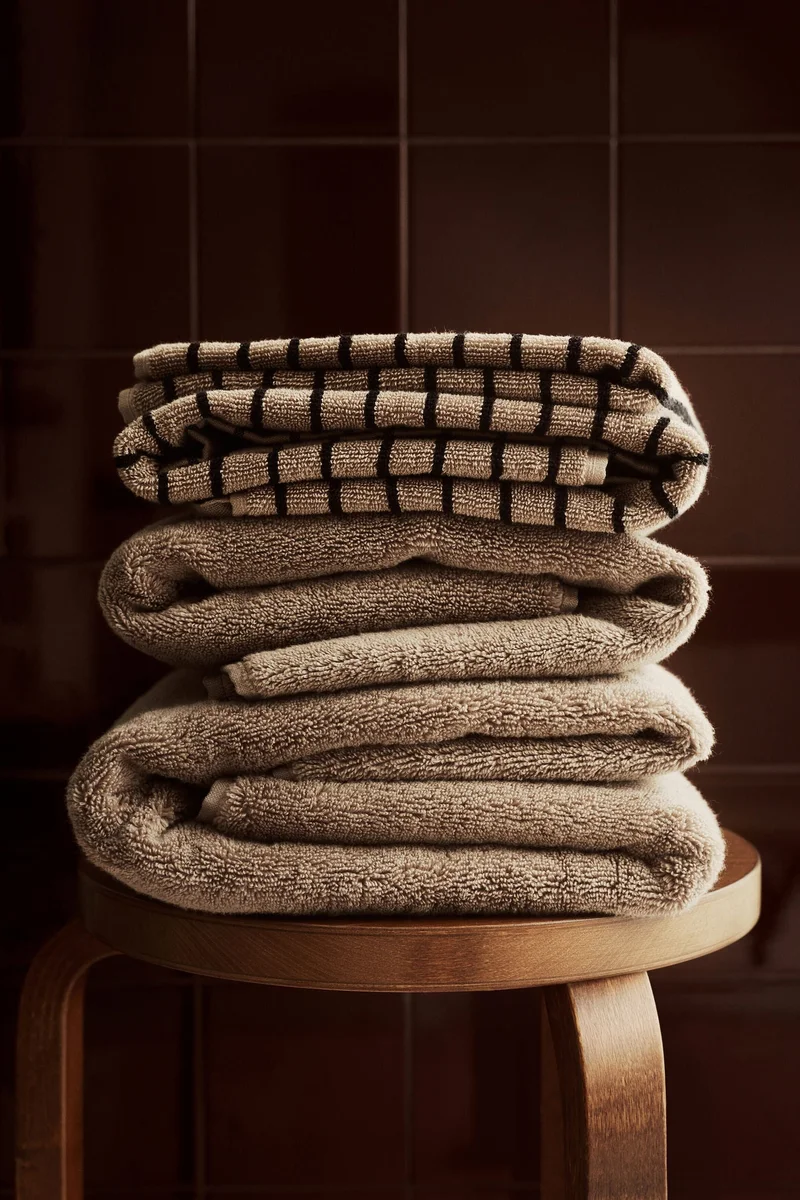 H&M Striped bath towel
