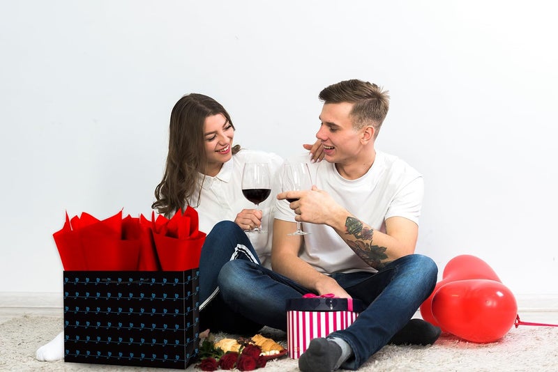 Linelglobal Black Gift Bag with Heart-Shaped Iines Comes with Tissues, Card, Envelope, Label and A Cute Sticker for Gathering, Garty, Gift-giving, Valentine's Day - Image 4