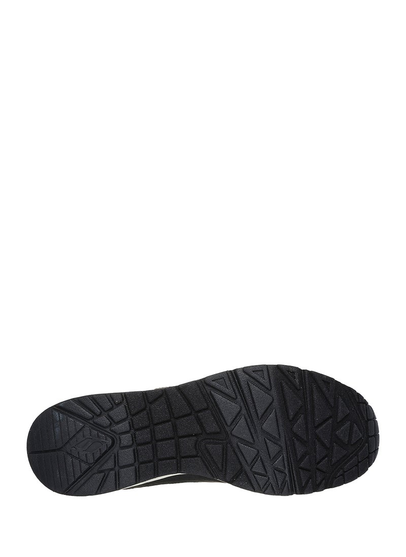 Uno Sneakers