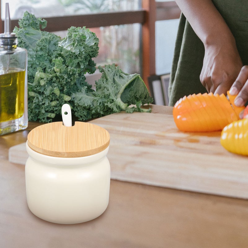 1 Set of Adorable Spice Container with Scoop Spice Storage Jar Delicate Condiment Container - Image 1