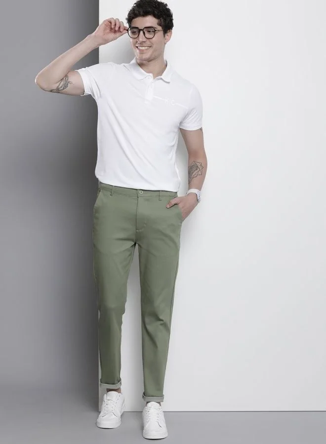 شركة المرآب الهندية Men Slim Fit Solid Mid-Rise Stretchable Chinos