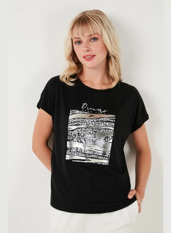 ليلا تيشيرت نسائي ليلا مطبوع بياقة دائرية وقصة عادية