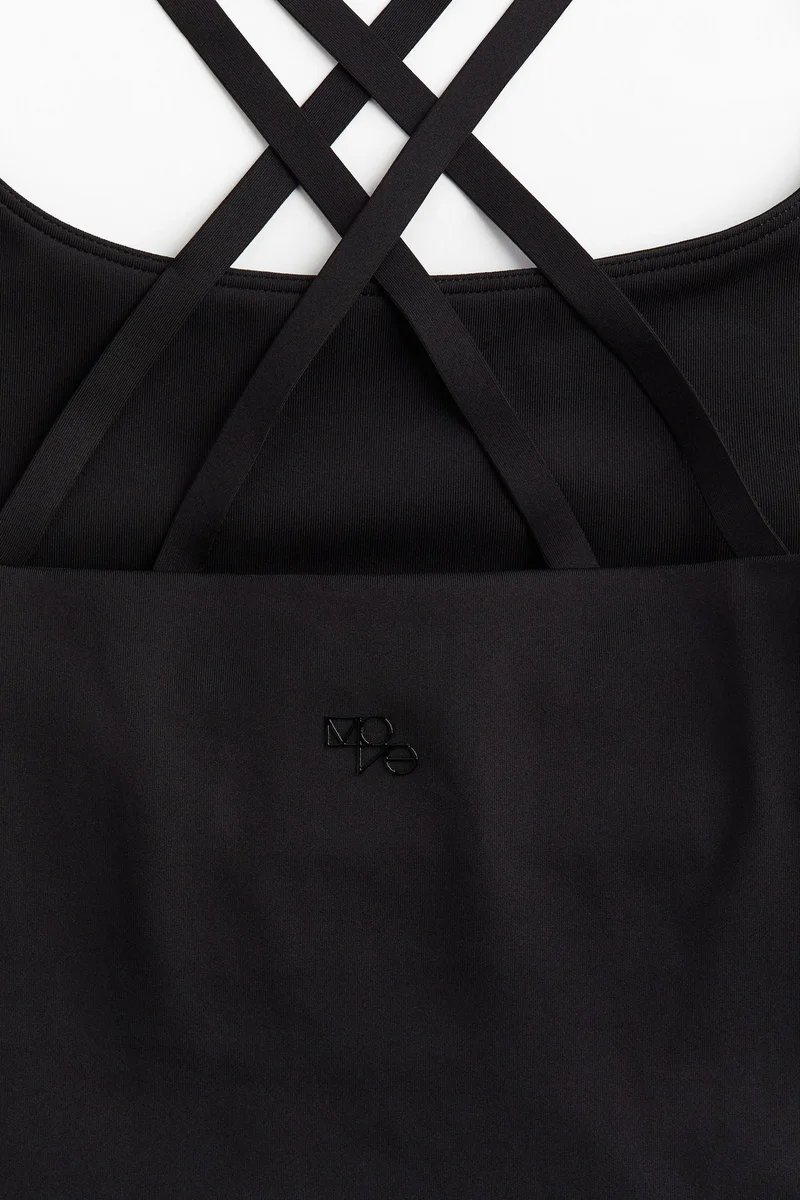 اتش اند ام بلوزة رياضية بحمّالة صدر مُدمجة من قماش دراي