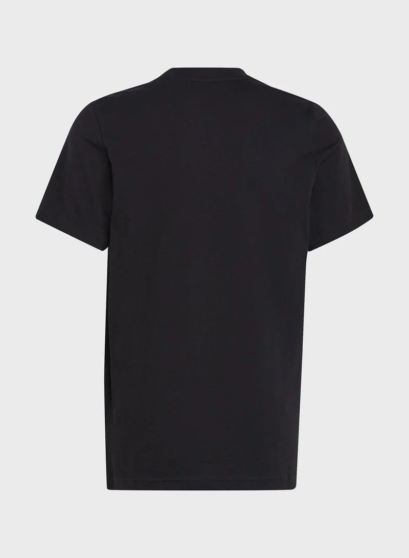 اديداس تي شيرت تدريب أسود للأولاد من  إلى  سنوات