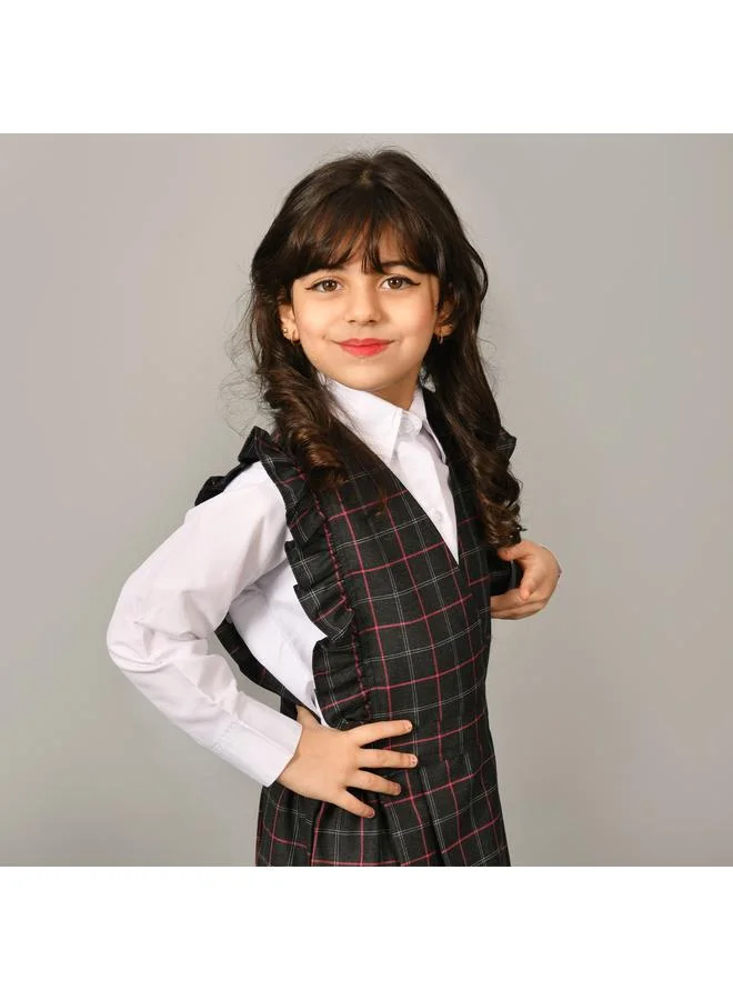HAWRAA ABAYA Black checkered kindergarten apron with ruffles, a gathered waist, and side pleats - apron only