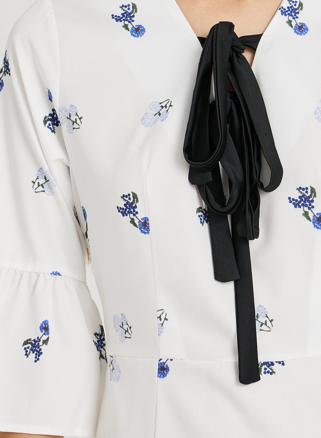 تايك تو فستان ماكسي بطبعات زهور وتفاصيل ربط وحافة مكشكشة من تيك تو - Image 4