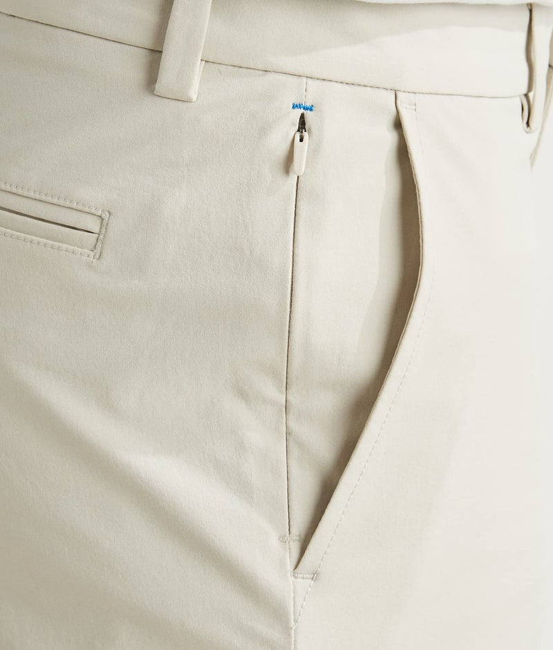 vineyard vines Men's 9" Performance On The Go Shorts, Stone - Image 3