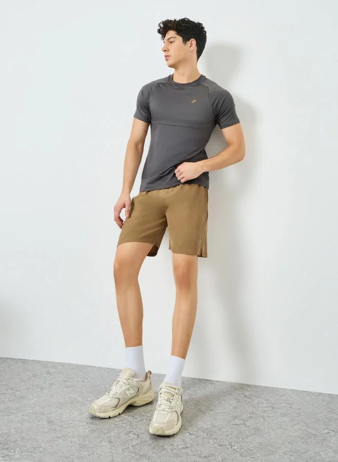 ستايلي شورت رياضي للتدريب بقصة عادية