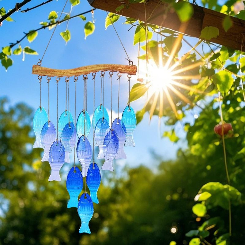 جرس الرياح الخارجي بطول 23 بوصة مصنوع يدوياً بجودة عالية على شكل سمكة - صوت رنين ناعم وانكسار لون أزرق نابض بالحياة لتزيين الفناء والحديقة والمدخل الأمامي - Image 4