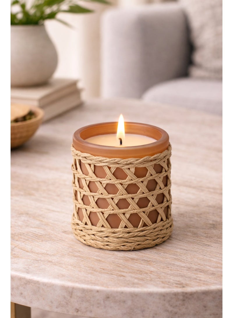 French Connection شمعة جرة معطرة برائحة الكراميل وخشب الأرز والحمضيات - 200 جرام، 1 فتيلة | مدة الاحتراق - 37 ساعة | مجموعة منسوجة | مثالية للهدايا، ديكور المنزل، الحفلات وعطر الغرف | مثالية لديكور غرفة المعيشة والمكتب - Image 1