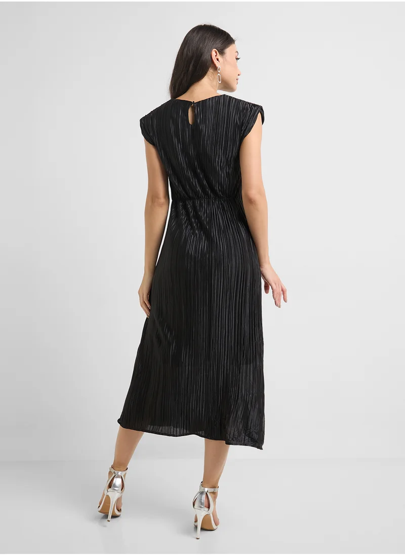 ايلا Sinched Waist Textured Dress