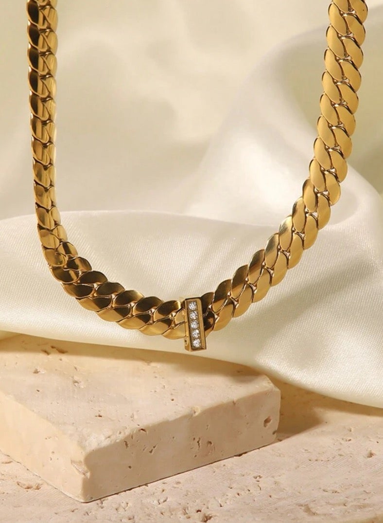 Luxury & Elegant 18k Gold Plated Stainless Steel Necklace For Women