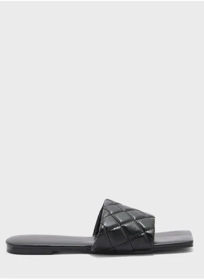 جينجر Quilted Square Toe Flat Sandal