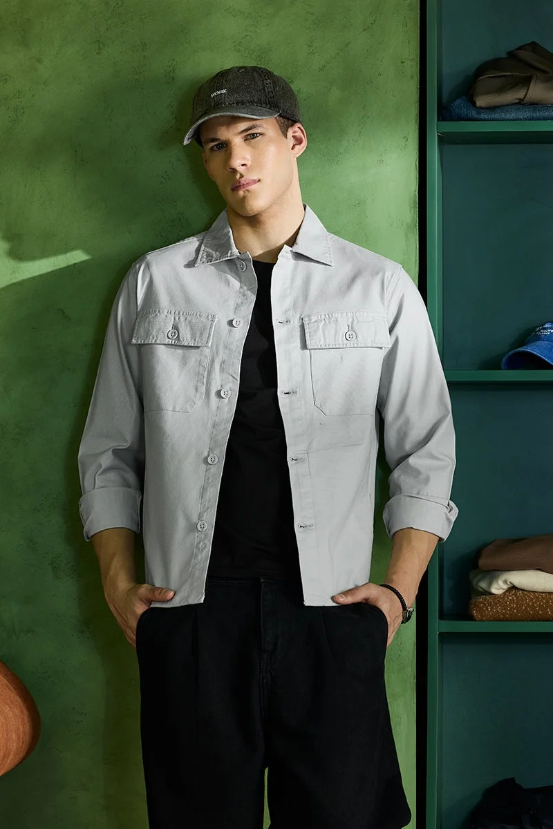 سنيتش قميص خارجي رمادي فاتح بقصة مريحة قابلة للتمدد