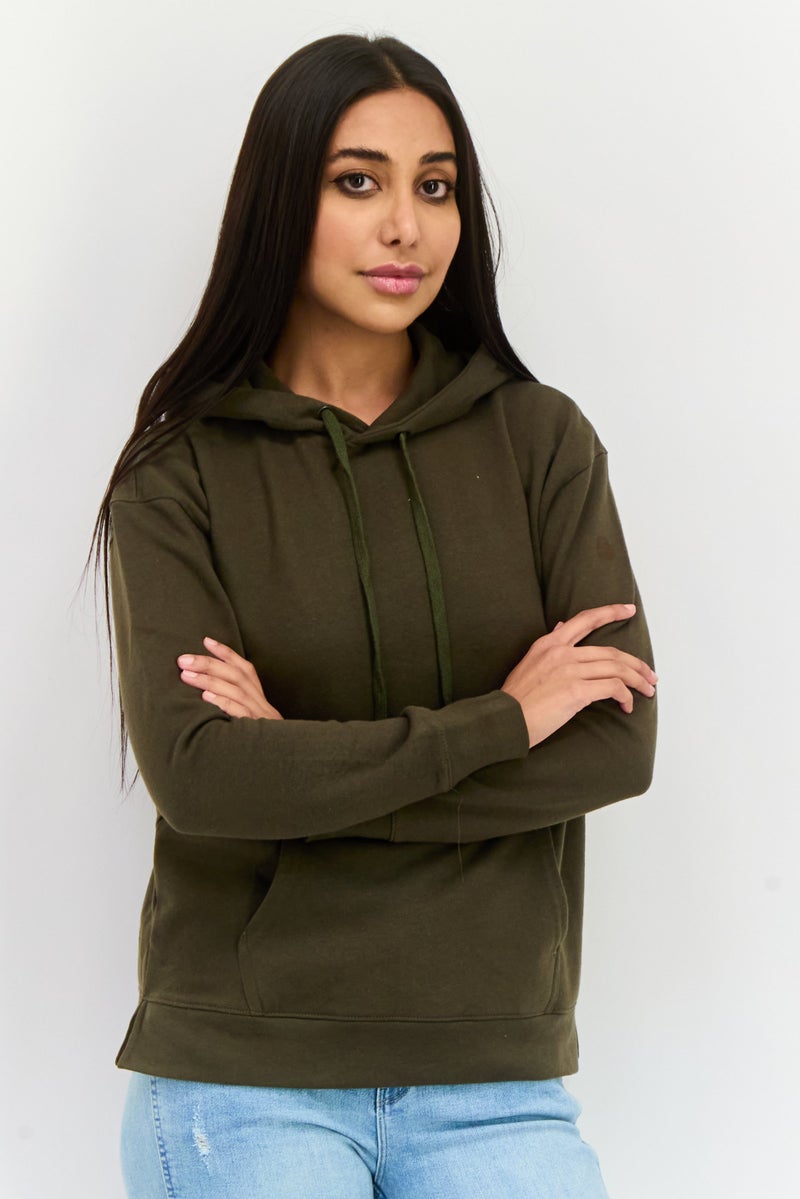 KANGOL سويت شيرت نسائي بغطاء رأس وشعار مطرز بأكمام طويلة، زيتوني - Image 1