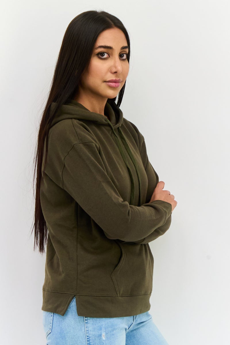 KANGOL سويت شيرت نسائي بغطاء رأس وشعار مطرز بأكمام طويلة، زيتوني - Image 2