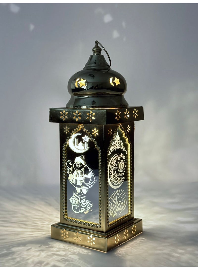 فانوس رمضان معدني مزخرف، فانوس ليد متغير اللون، لمسة نهائية ذهبية، تصميم قمر ونجوم - Image 5