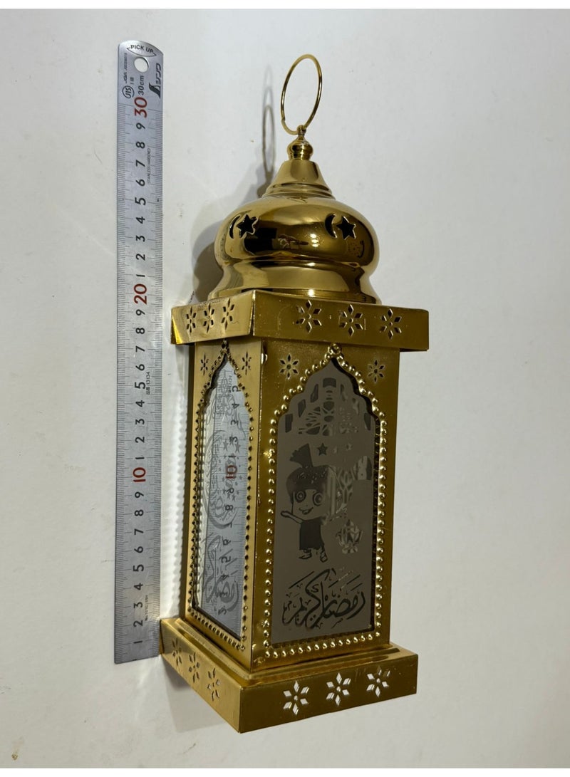فانوس رمضان معدني مزخرف، فانوس ليد متغير اللون، لمسة نهائية ذهبية، تصميم قمر ونجوم - Image 4