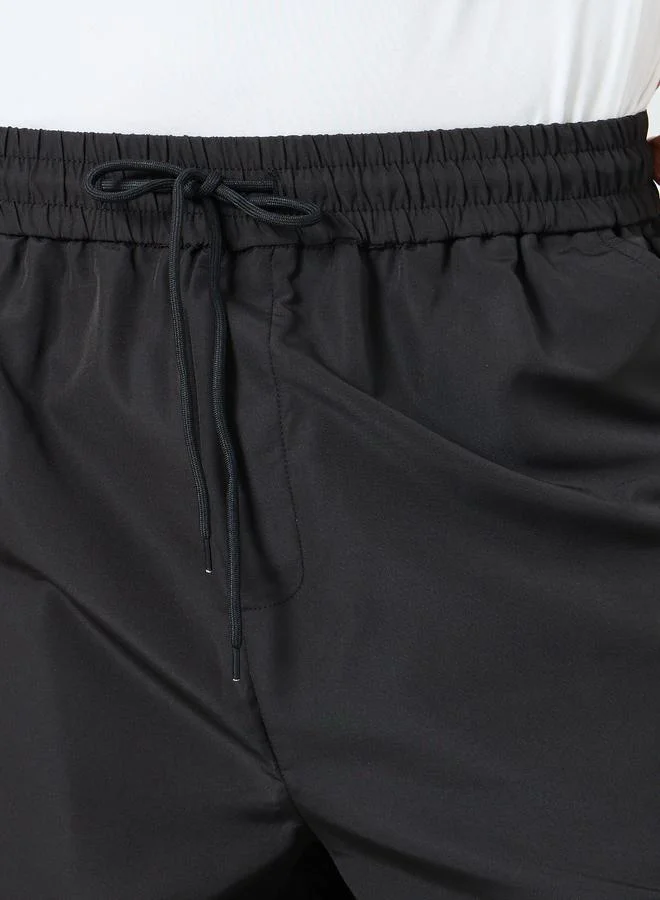 Styli Styli Men Black Oversized Solid Shorts with Drawstring