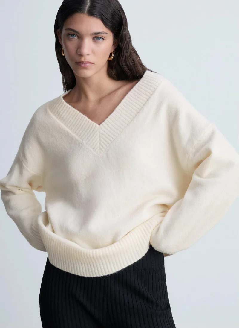 مانجو Oversized V Neck Sweater