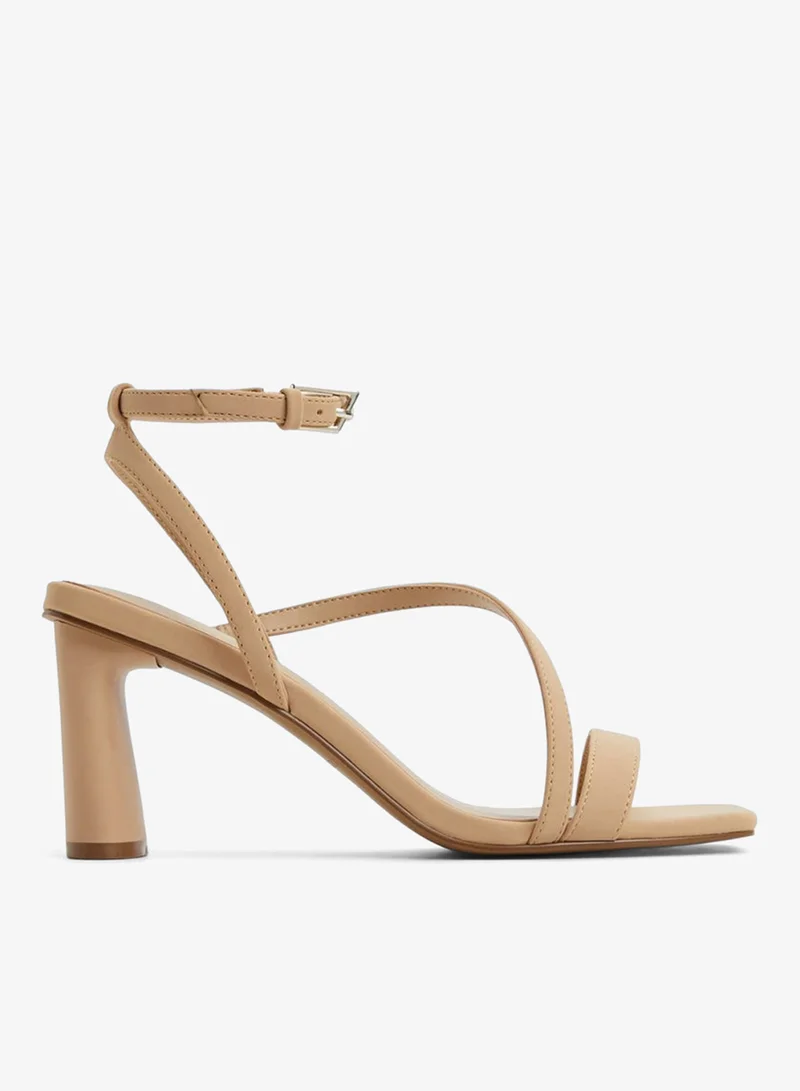 كول ات سبرنج صنادل بكعب بحزام لاناي