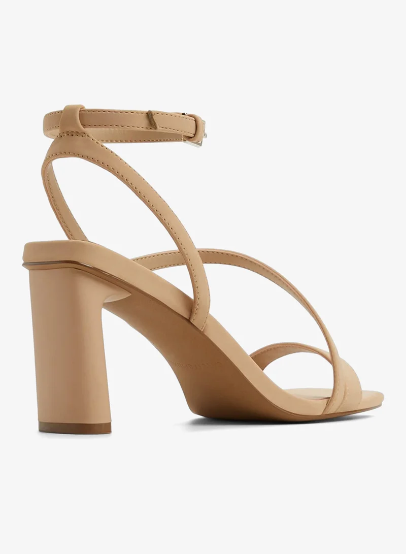 كول ات سبرنج صنادل بكعب بحزام لاناي