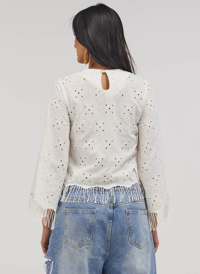 Zigzag Scalloped Thread Detailed Crop Top