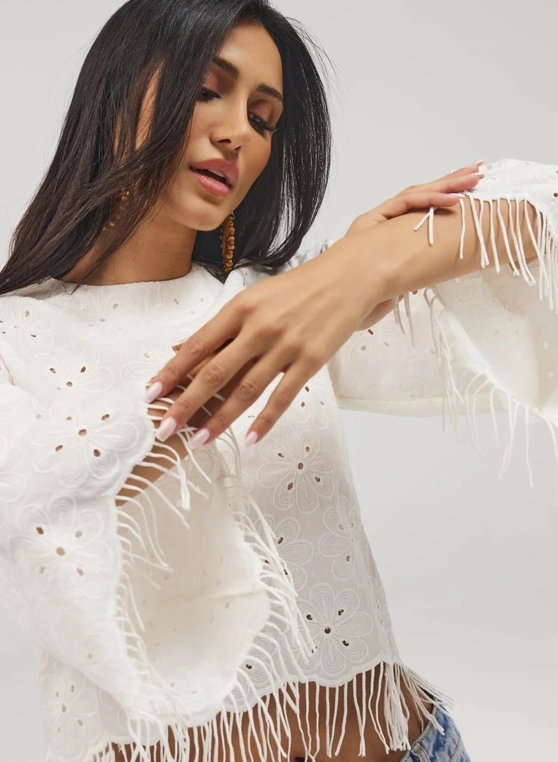 Zigzag Scalloped Thread Detailed Crop Top