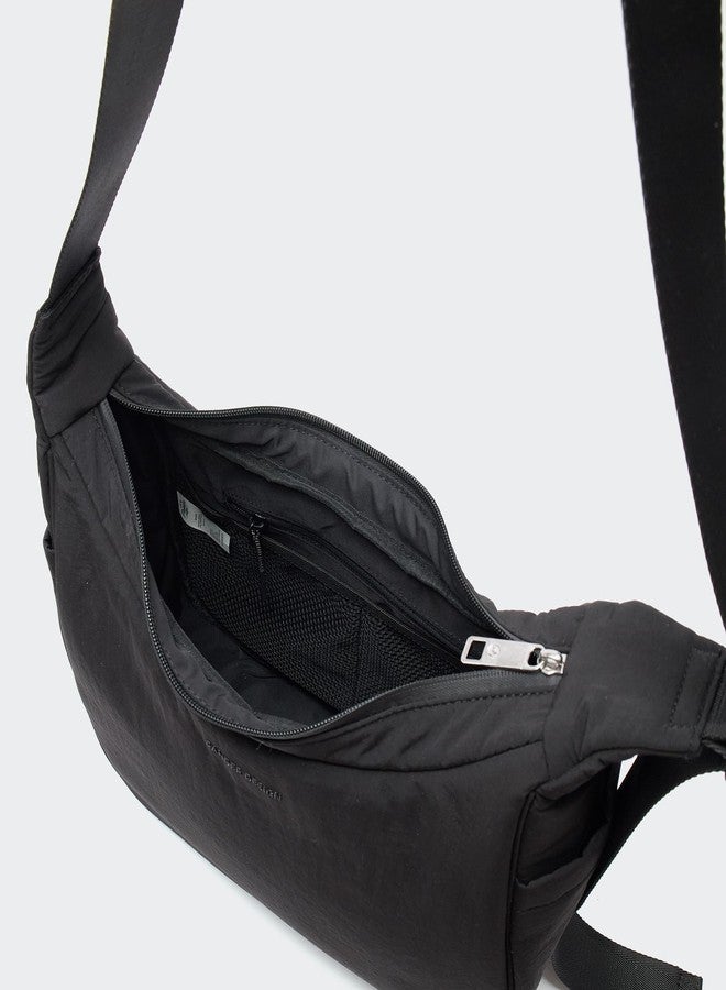 Pander حقيبة كتف باندر نايلون هلالية، متوسطة الحجم، بحزام قابل للتعديل. (أسود) - Image 5