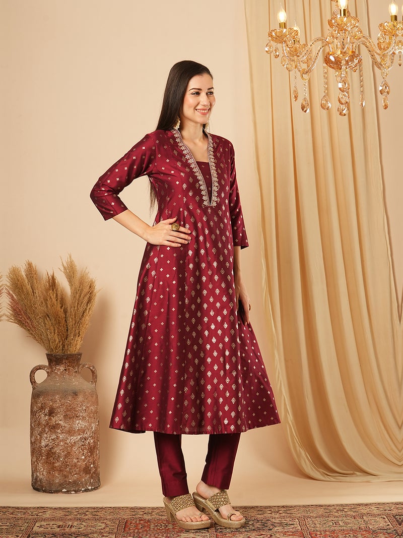 globus Globus Women Ethnic Motifs Printed Panelled Thread Work Kurta With Trousers - Image 2