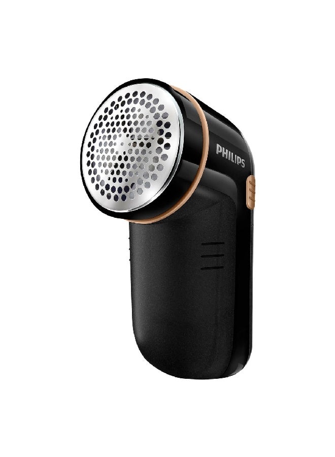 Philips 220-240V AA Battery Powered Fabric Shaver with Height Adjustment Cap Black and Brown GC026/80 Black and Brown - Image 1