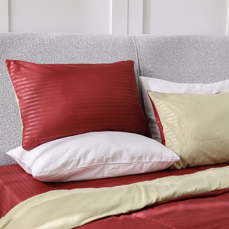 DANUBE HOME Urbane Reversible 4-Piece King Comforter Set All Season Ultra Soft Fluffy Lightweight Microfiber Bedding Set Maroon 230x260 cm - Image 1